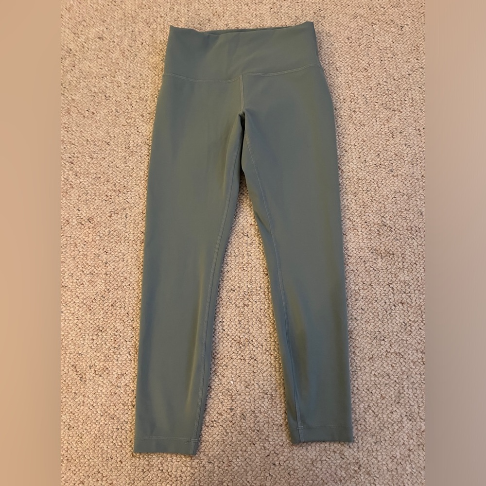 Lululemon Wunder Train HR 25” size 8